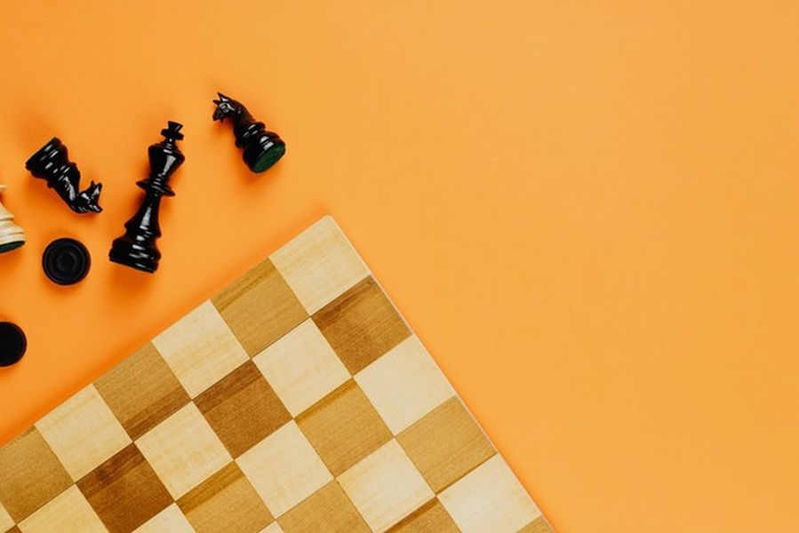 Com fer un joc d'escacs personalitzat: una guia per a principiants