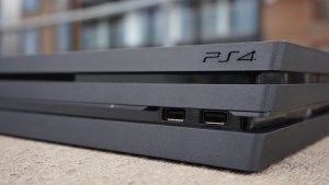 Recenzie PS4 Pro: Sony lansează PS4 Pro albastru translucid pentru a sărbători 500 de milioane de vânzări