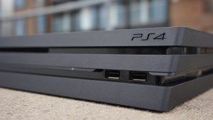 Test PS4 Pro : Sony lance la PS4 Pro bleue translucide pour célébrer 500 millions de ventes