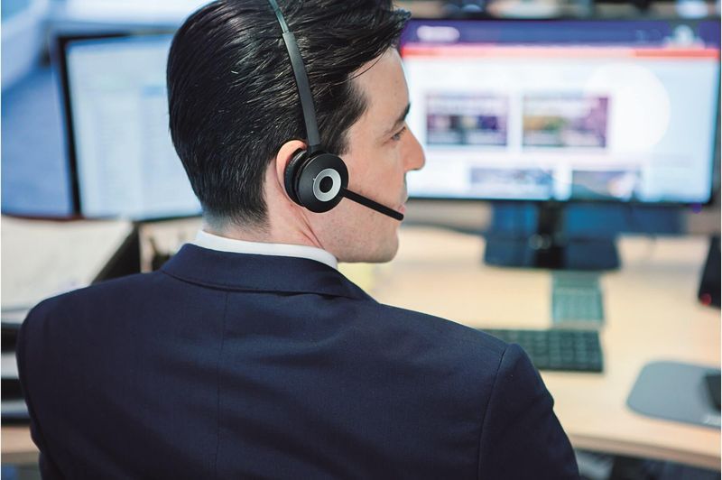 Como reduzir o ruído de fundo em um microfone