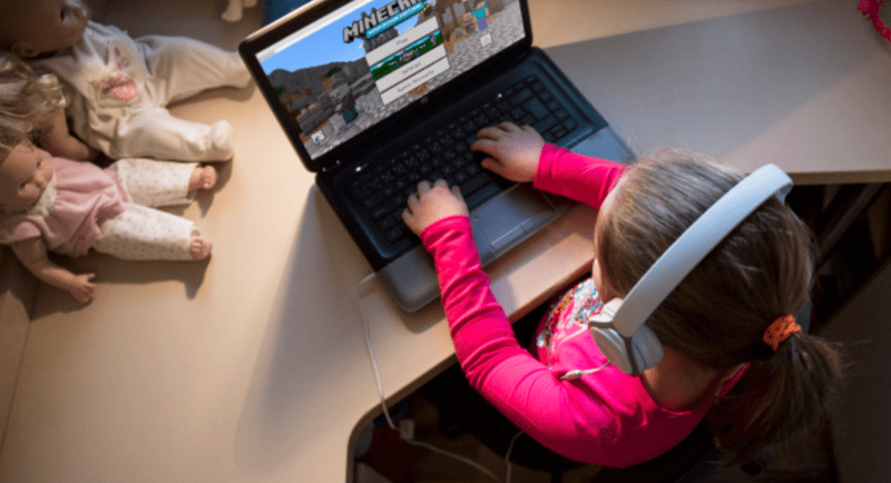Kaip įjungti cheats „Minecraft“.