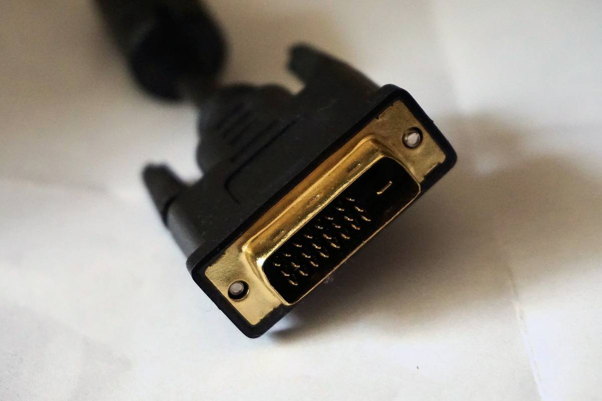 كيفية تحويل DVI إلى VGA أو VGA إلى DVI