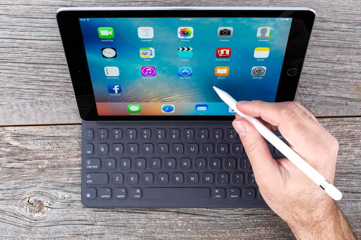 Hvordan koble et tastatur til iPad