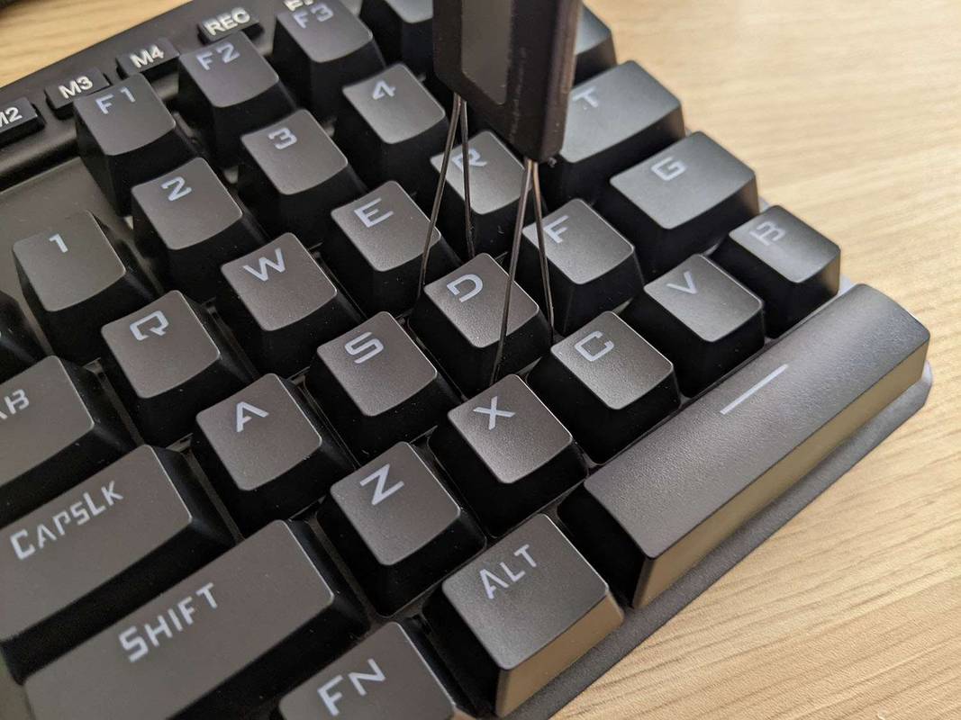 Kā nomainīt slēdžus uz mehāniskās tastatūras