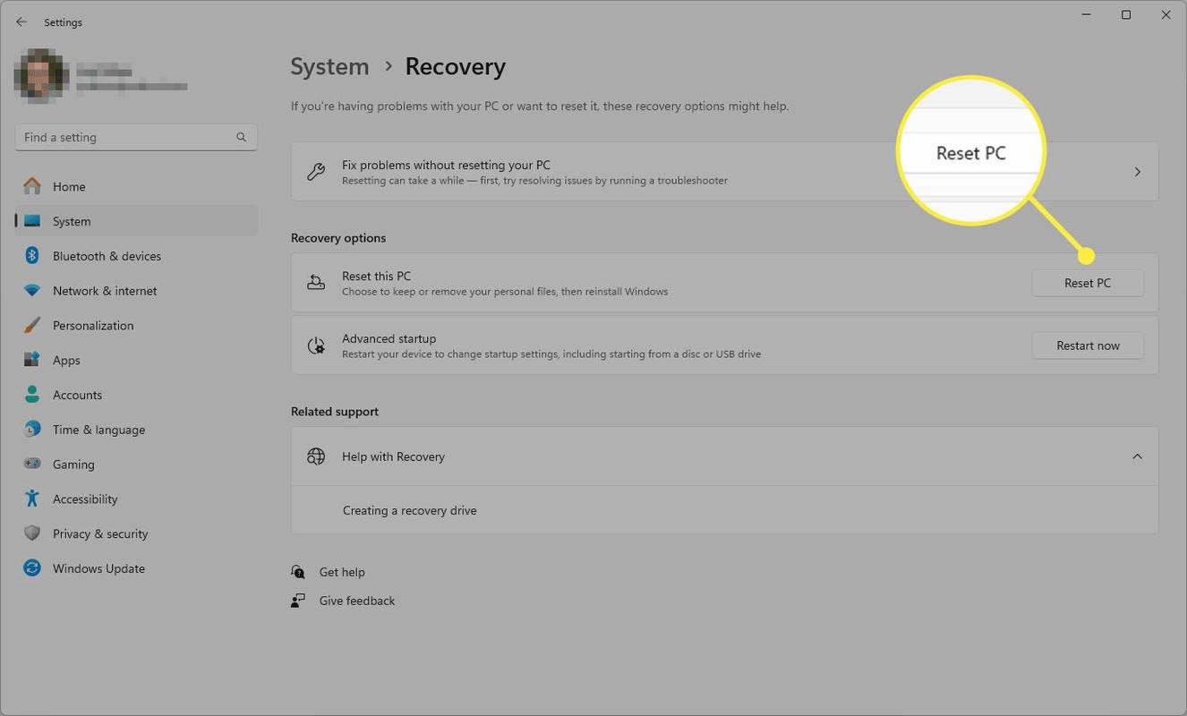 Como redefinir as configurações de fábrica de um laptop Toshiba