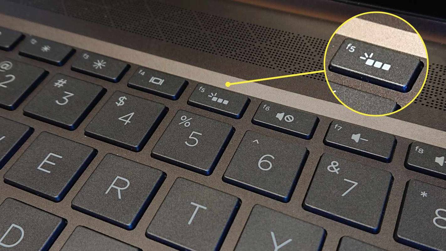 HP ノートパソコンのキーボード ライトをオンにする方法