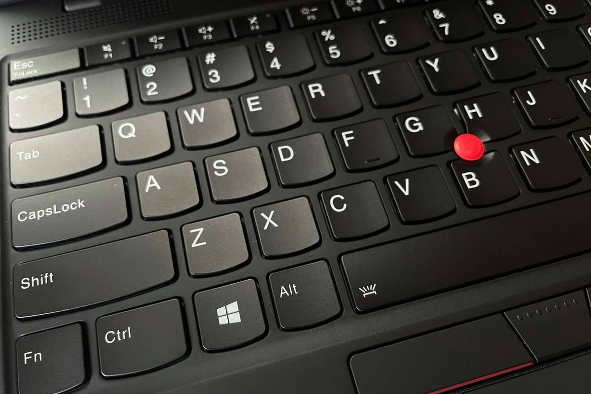 Kā ieslēgt Lenovo klēpjdatora tastatūras apgaismojumu