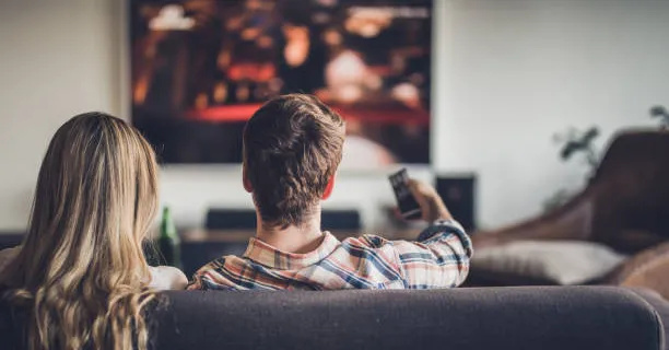 Paano Baguhin ang Input sa isang TCL TV