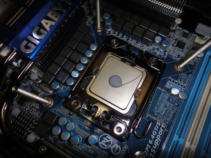 Câtă pastă termică ar trebui să utilizați pe CPU?