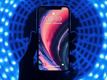 كيفية عكس iPhone على التلفزيون بدون شبكة Wi-Fi
