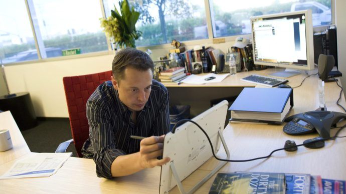 De 17 bästa sakerna Elon Musk tror på