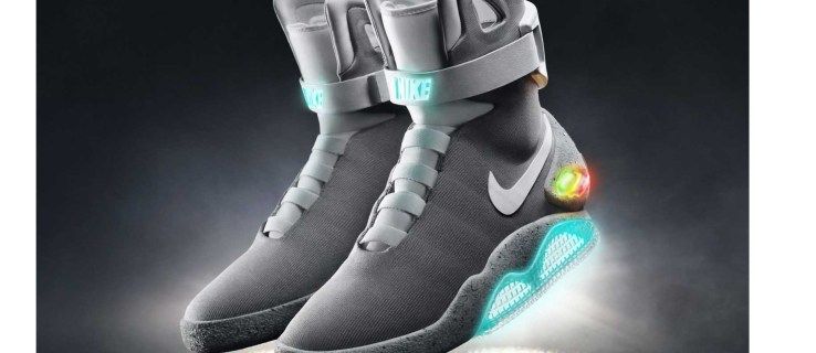 Nike huye de la competencia con zapatos autoajustables