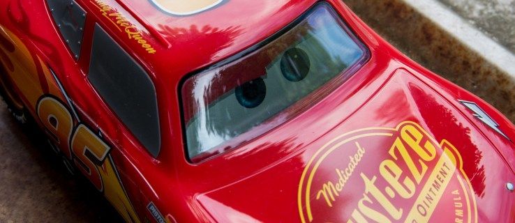 O brinquedo Lightning McQueen Cars 3 de Sphero é o modelo de filme mais avançado até agora