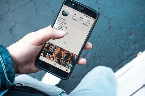 Instagram البحث عن جهات الاتصال