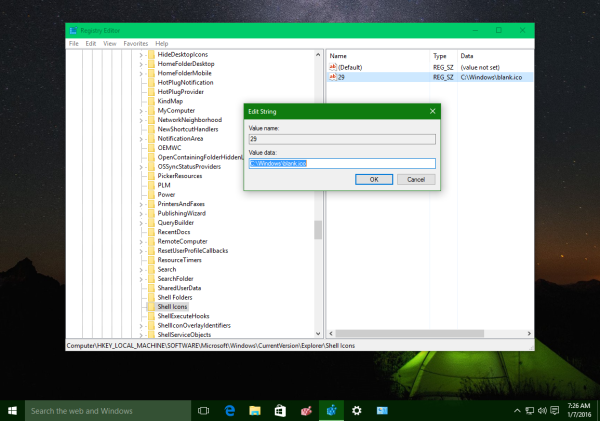 Vo Windows 10 odstráňte prekrytie so šípkou