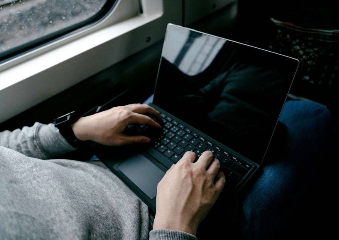 Jak naprawić problemy z czarnym ekranem w systemie Windows 11
