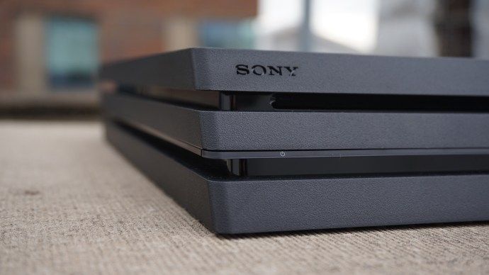 ایکس باکس ون ایکس بمقابلہ PS4 پرو: آپ کے رہنے والے کمرے میں کون سا 4K کنسول کو فخر ملنا چاہئے؟